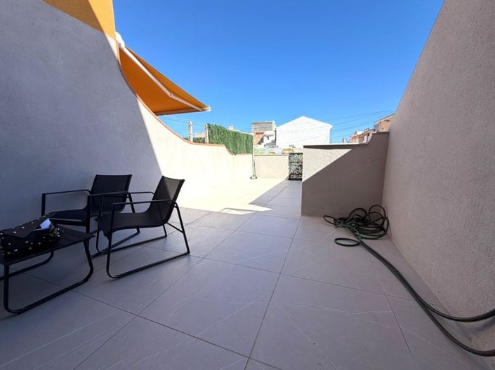 Image No.17-2 Bed House for sale