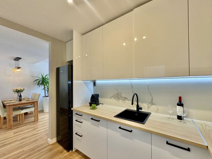 Image No.19-3 Bed Townhouse for sale