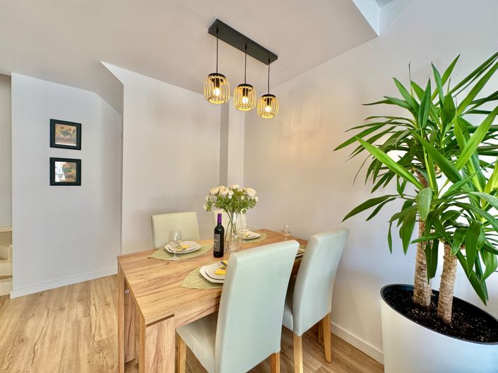 Image No.26-3 Bed Townhouse for sale