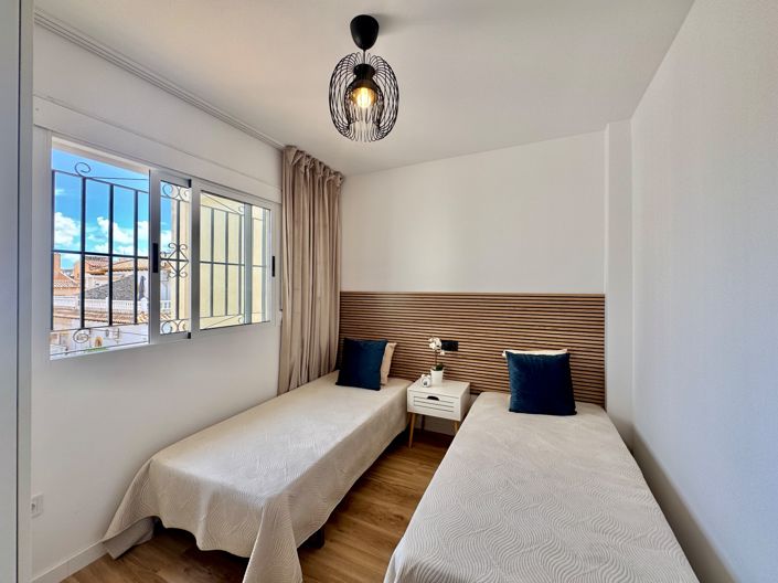 Image No.9-3 Bed Townhouse for sale