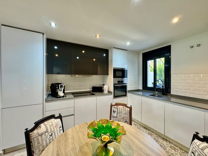 Image No.20-2 Bed Apartment for sale