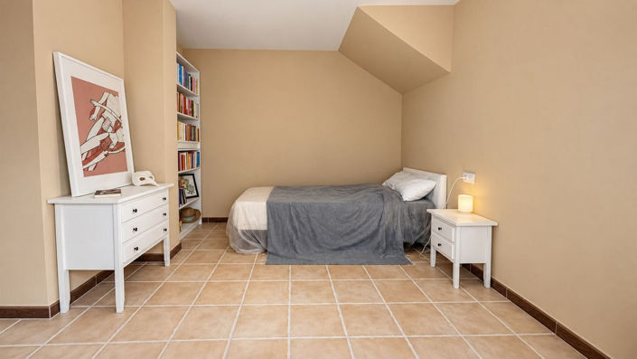 Image No.16-4 Bed House for sale