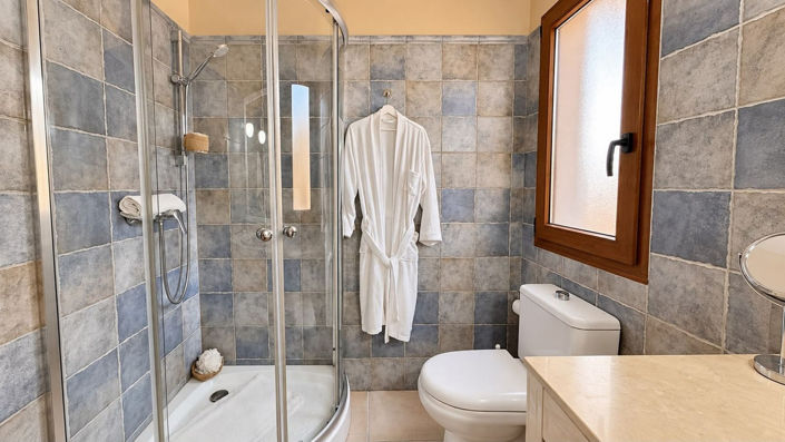 Image No.21-4 Bed House for sale