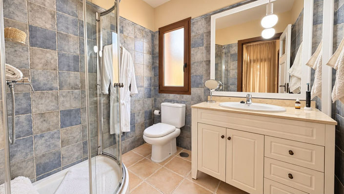Image No.22-4 Bed House for sale