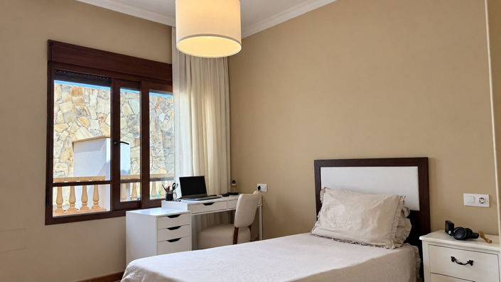 Image No.26-4 Bed House for sale