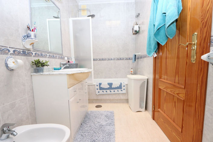 Image No.17-2 Bed House for sale