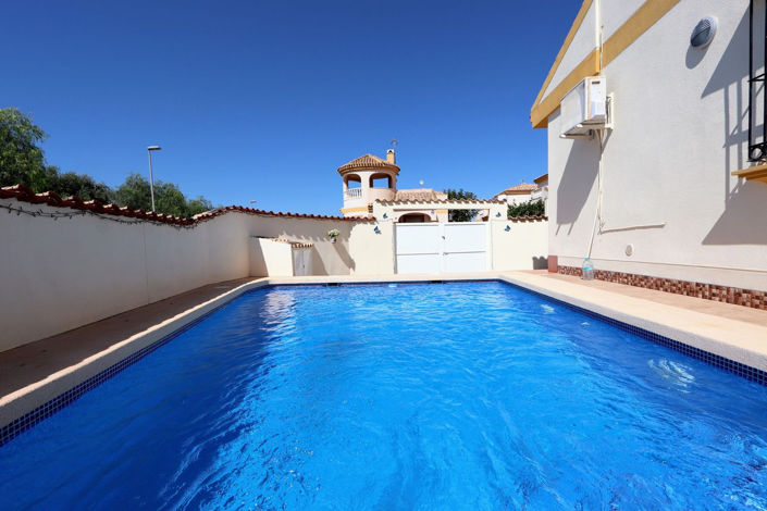 Image No.4-2 Bed House for sale