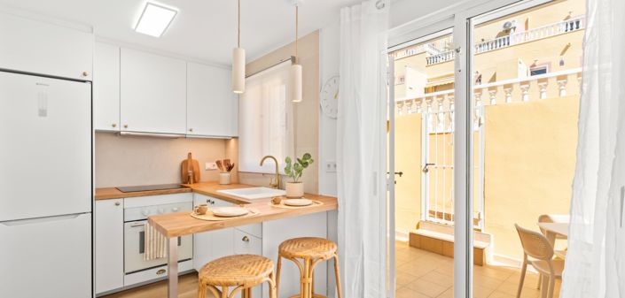 Image No.16-2 Bed Townhouse for sale