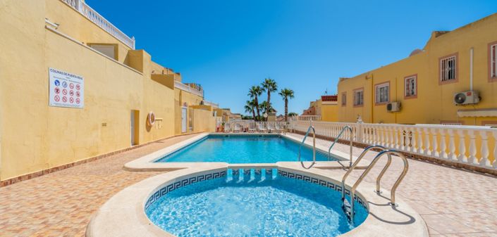 Image No.25-2 Bed Townhouse for sale