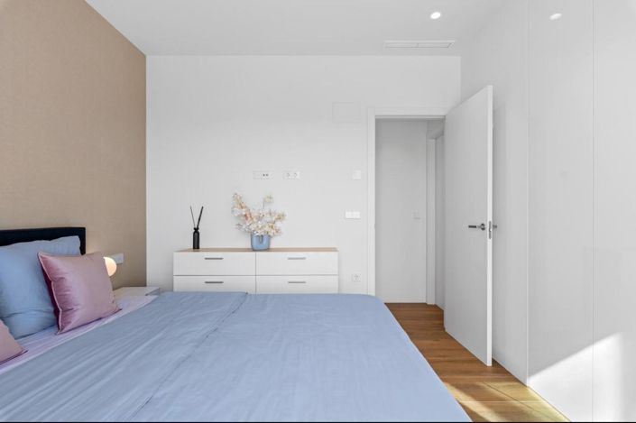 Image No.13-2 Bed Apartment for sale