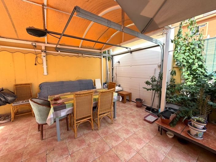 Image No.11-3 Bed House for sale