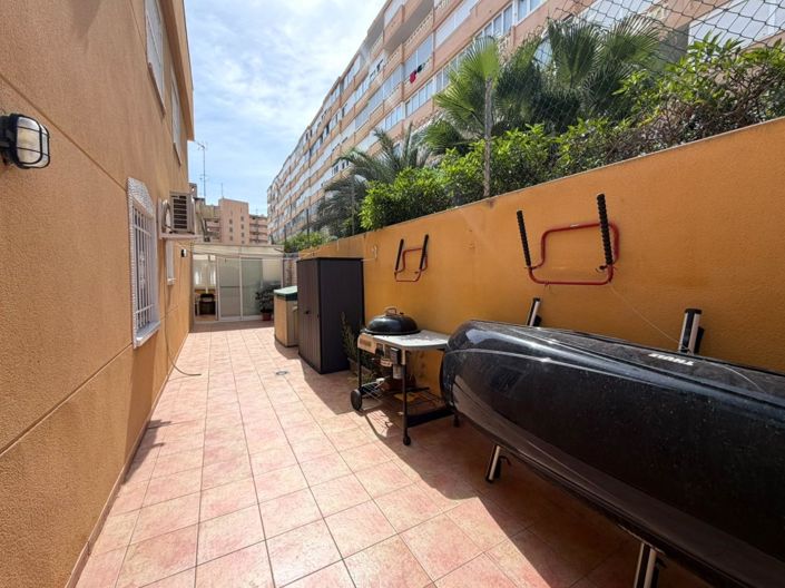 Image No.15-3 Bed House for sale