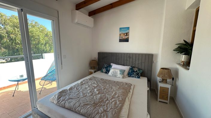 Image No.20-3 Bed Townhouse for sale