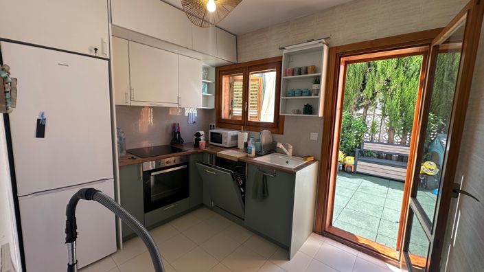 Image No.5-3 Bed Townhouse for sale
