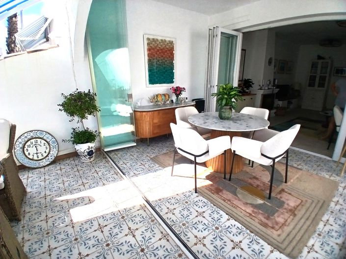 Image No.5-2 Bed House for sale