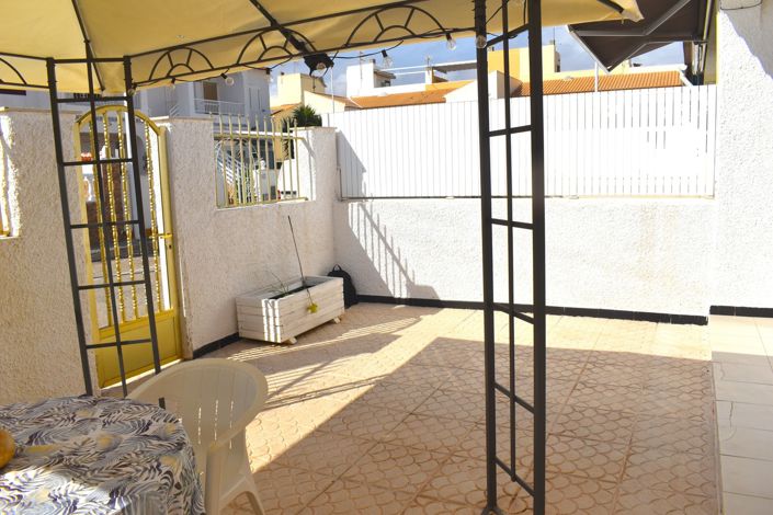 Image No.15-3 Bed House for sale