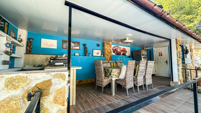 Image No.10-3 Bed House for sale