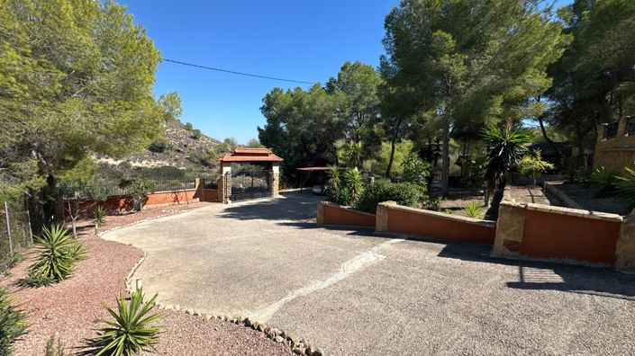 Image No.26-3 Bed House for sale