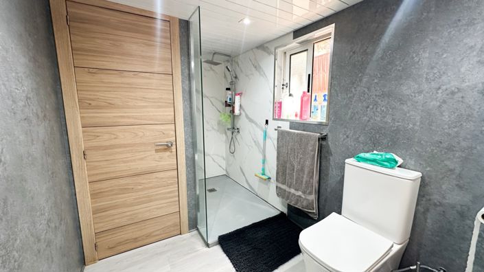 Image No.6-3 Bed House for sale