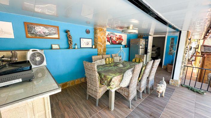 Image No.8-3 Bed House for sale