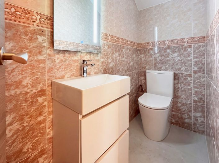 Image No.14-3 Bed House for sale