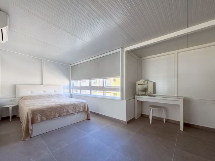 Image No.15-3 Bed House for sale
