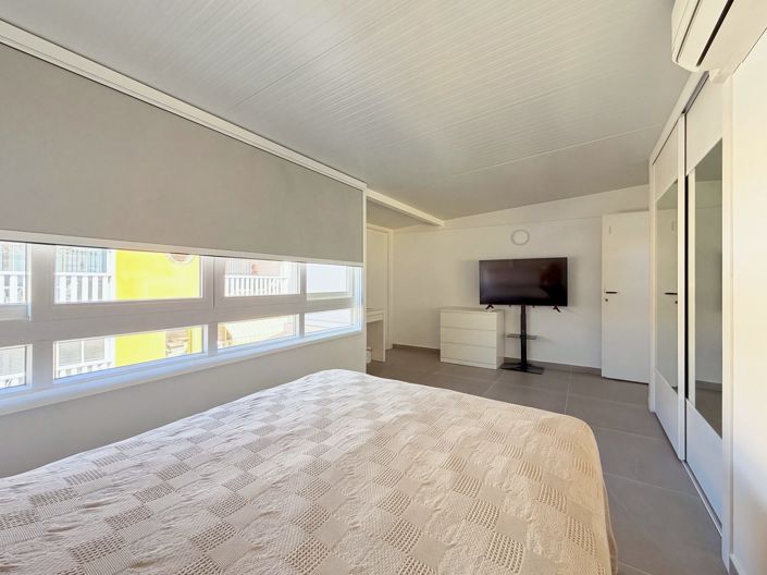 Image No.18-3 Bed House for sale
