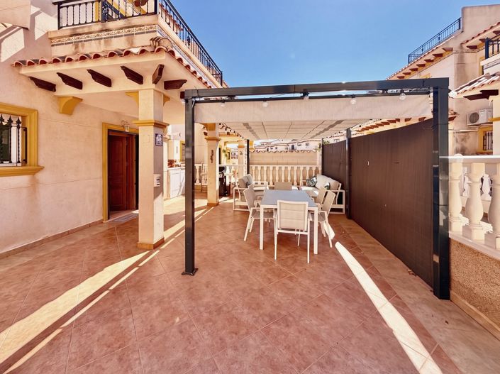 Image No.2-3 Bed House for sale