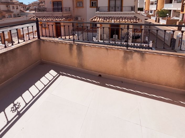 Image No.28-3 Bed House for sale