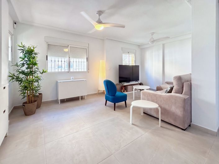 Image No.6-3 Bed House for sale