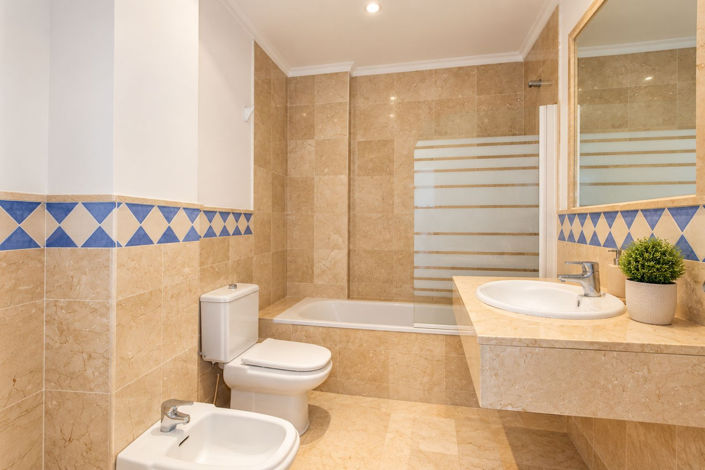 Image No.18-3 Bed Apartment for sale