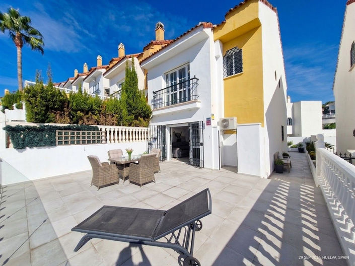 Image No.2-4 Bed House for sale