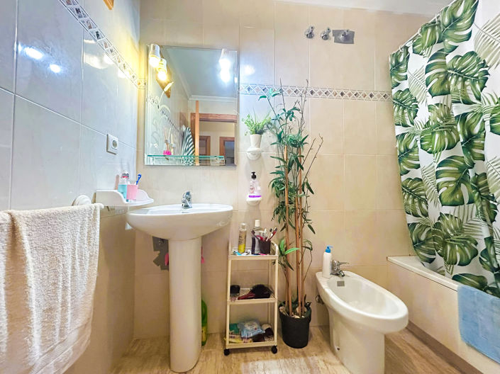 Image No.14-2 Bed Apartment for sale