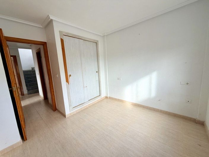 Image No.13-3 Bed Townhouse for sale