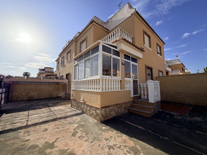 Image No.22-3 Bed Townhouse for sale