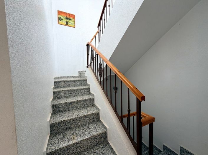 Image No.9-3 Bed Townhouse for sale