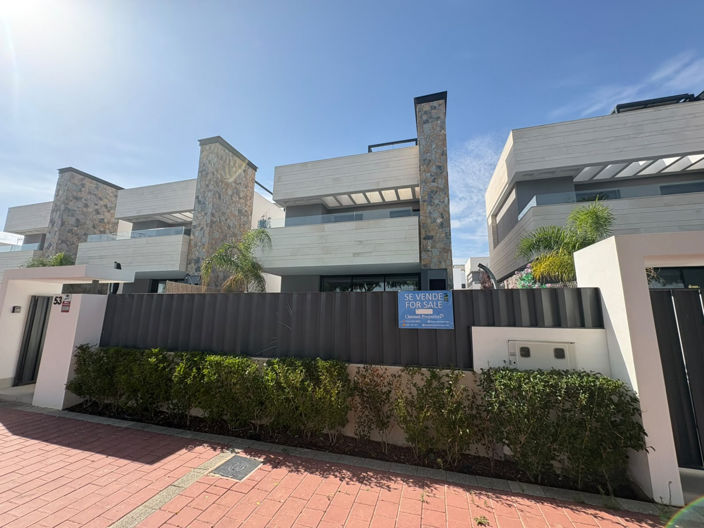 Image No.28-4 Bed Villa for sale