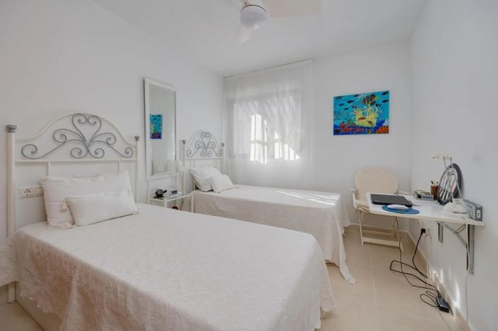 Image No.20-3 Bed Apartment for sale