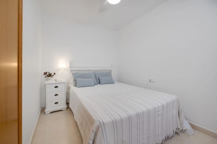 Image No.24-3 Bed Apartment for sale