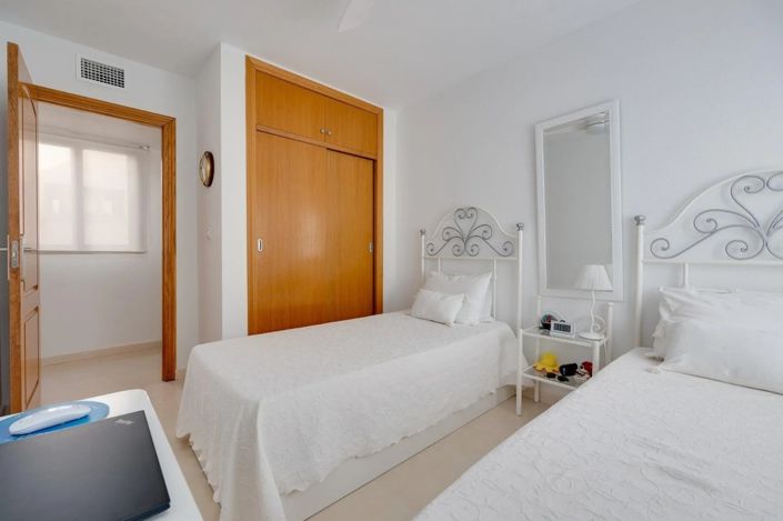 Image No.25-3 Bed Apartment for sale