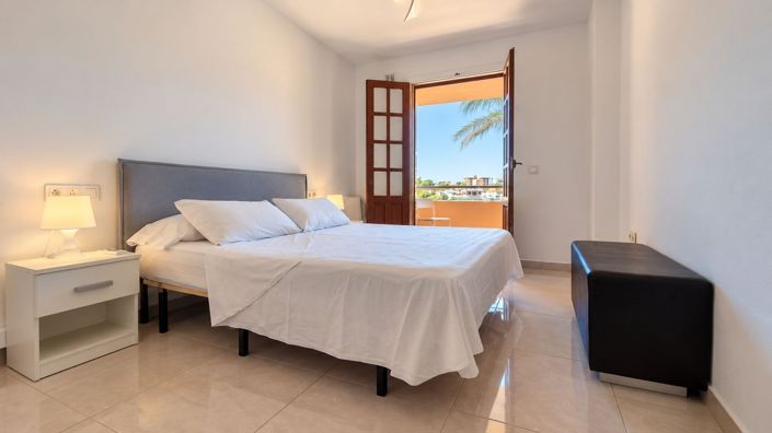 Image No.42-3 Bed Apartment for sale