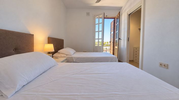 Image No.8-3 Bed Apartment for sale