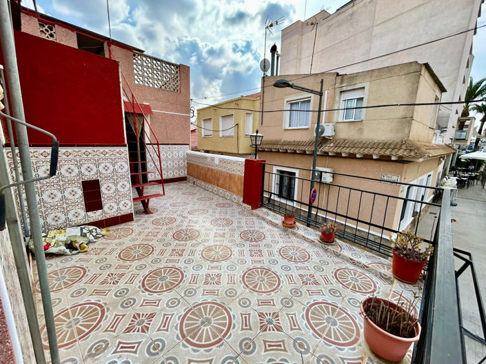 Image No.26-3 Bed Townhouse for sale