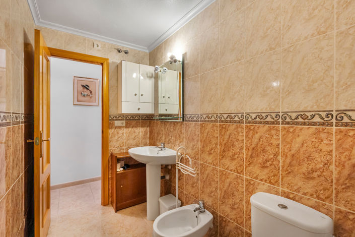 Image No.23-3 Bed Apartment for sale
