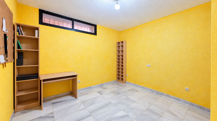 Image No.10-3 Bed Apartment for sale