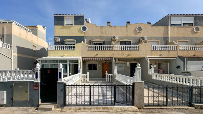 Image No.40-2 Bed Townhouse for sale