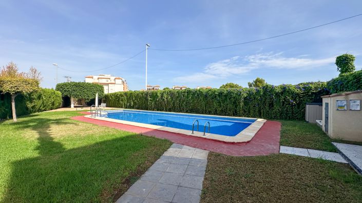 Image No.45-2 Bed Townhouse for sale