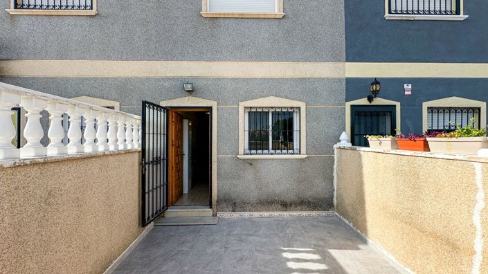 Image No.47-2 Bed Townhouse for sale