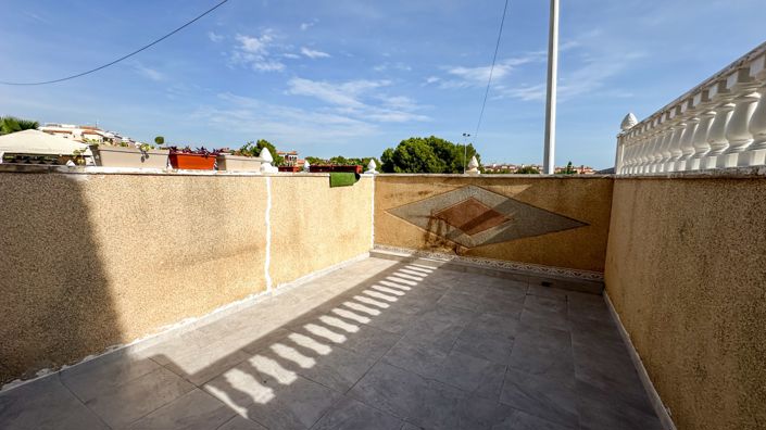 Image No.48-2 Bed Townhouse for sale