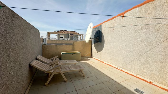 Image No.50-2 Bed Townhouse for sale